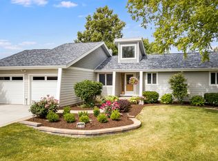 11150 S Highland Dr, Naperville, IL 60564