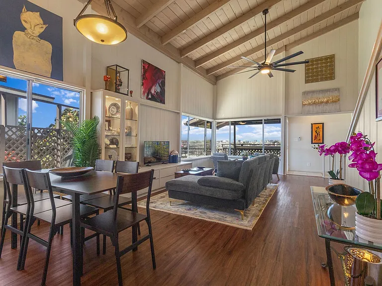 1548 Halekoa Dr — Photo 1