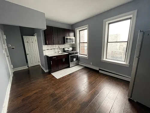 149 Zabriskie St Photo 1