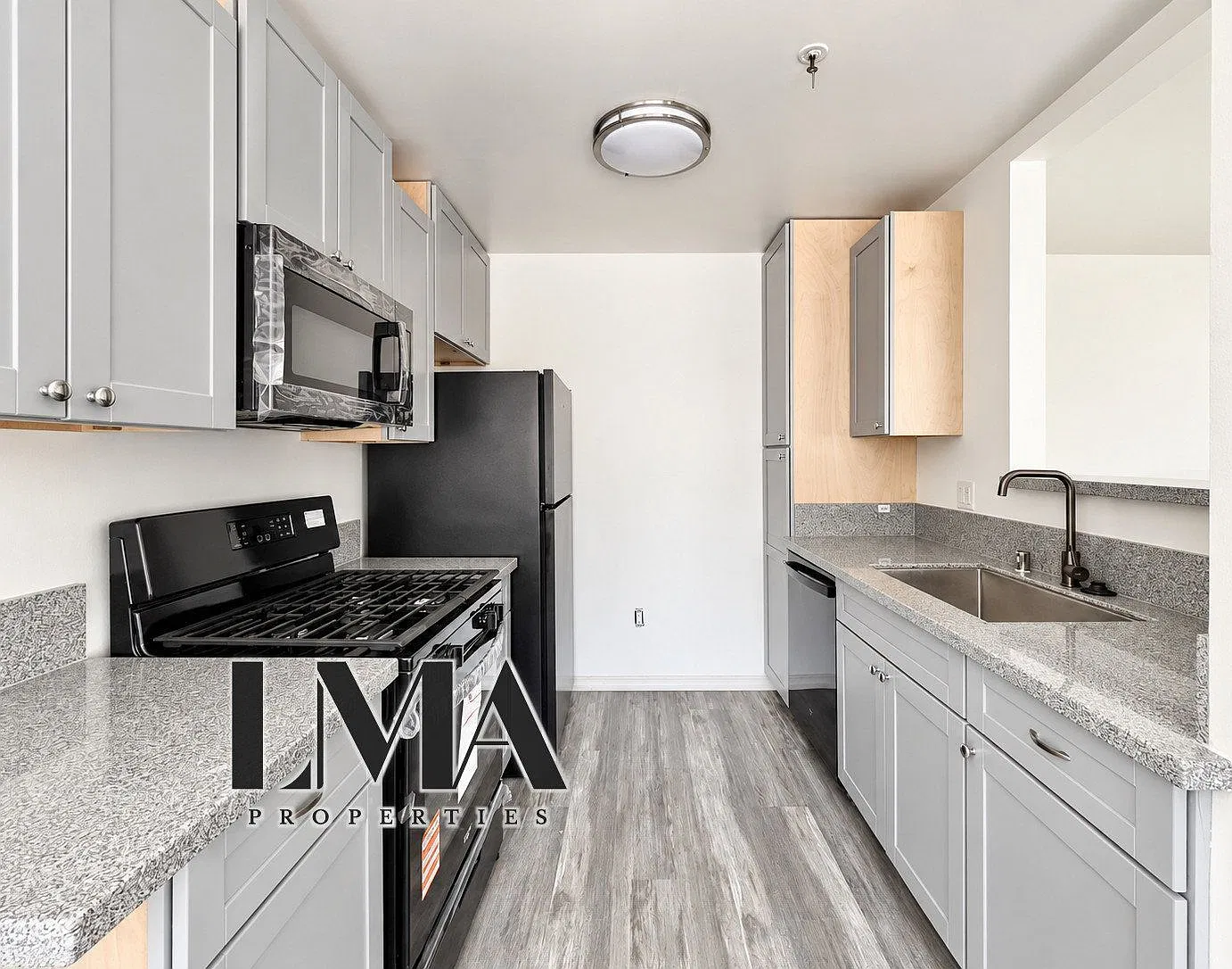 2 bed, 1.0 bath, 600 sqft, $2,400 — Photo 3