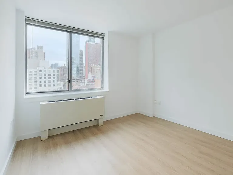 400 W 37th St #7E — Photo 60