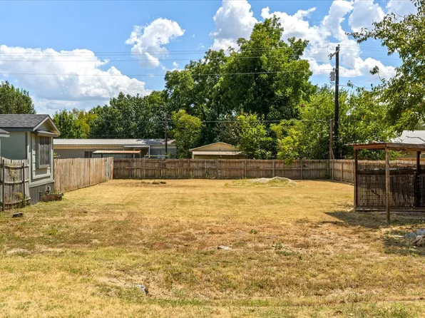 823 Flamingo Rd, Granbury, TX 76049