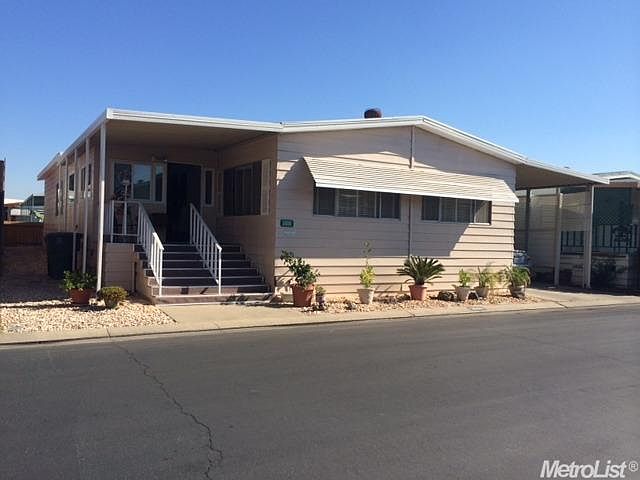 2nd image of 3808 Lahaina Ln