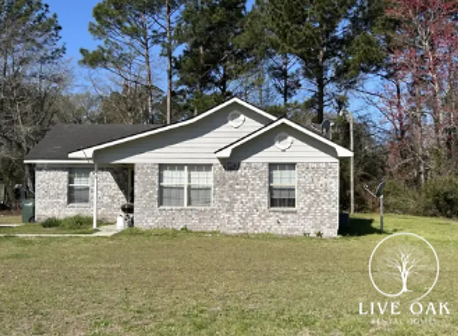Summer Move-In Special: $500 Off 1st Month's Rent — Photo 2