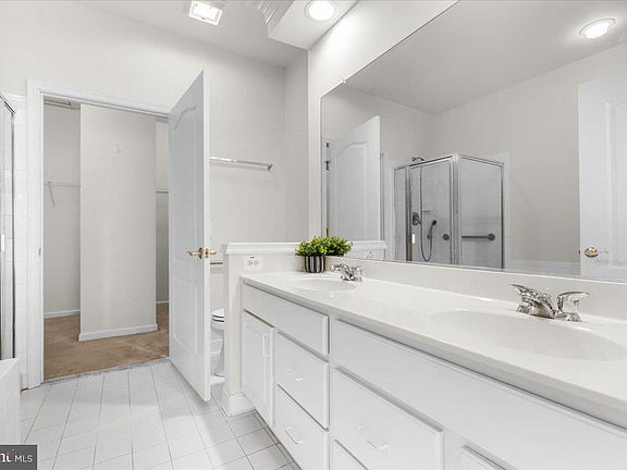 4th image of 1214 Garnet Ct #3