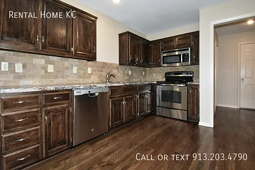 14807 Robinson St — Photo 10