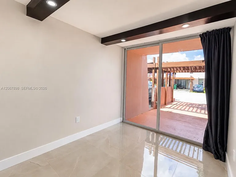14124 Kendale Lakes Cir #14124 — Photo 4