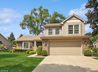 116 N Bristol Dr, Bloomingdale, IL 60108