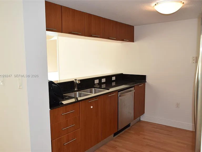 1800 N Bayshore Dr #2310 — Photo 14