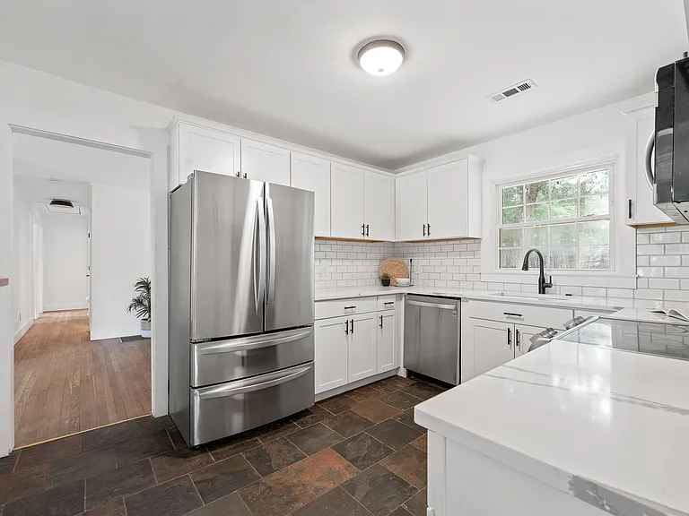 1215 Byron Rd — Photo 9