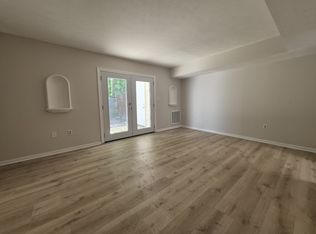 12730 Woodside Ln, Newport News, VA 23602