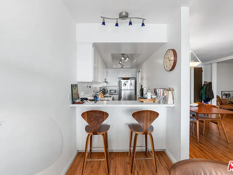 900 Euclid St #403 — Photo 5