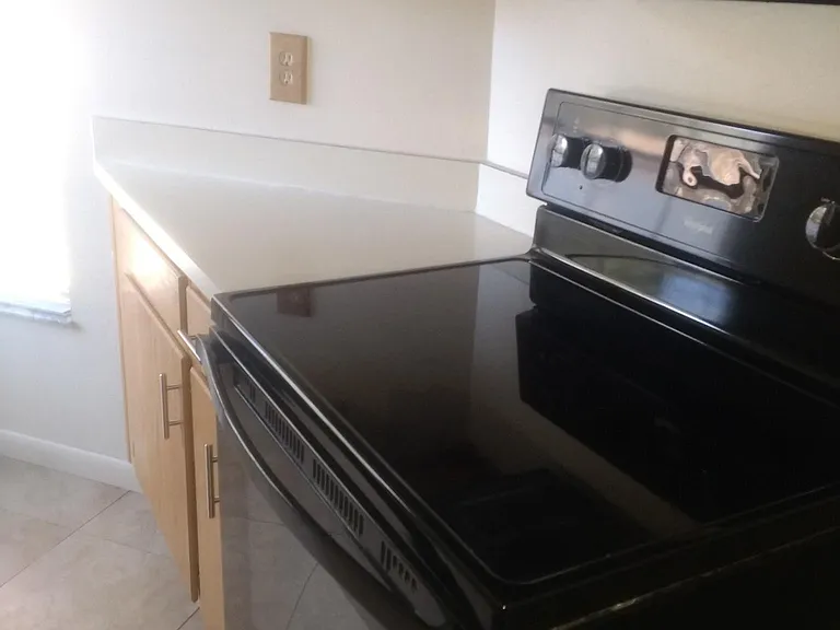 3721 Farnham Ct — Photo 12