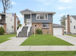 1850 Horatio Ave, Merrick, NY 11566