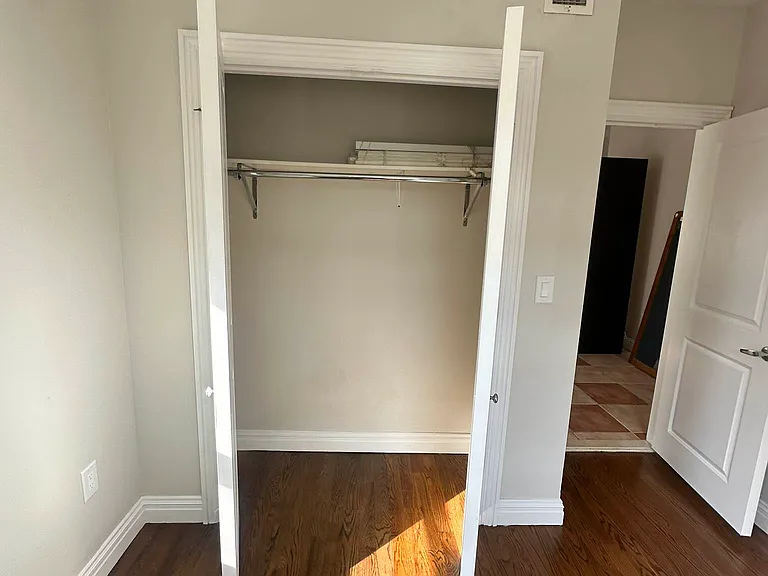 21-28 Ditmars Blvd #2B — Photo 3