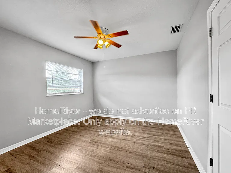 4903 S 85th St — Photo 12