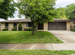 3949 Hillcrest Rd, Dubuque, IA 52002