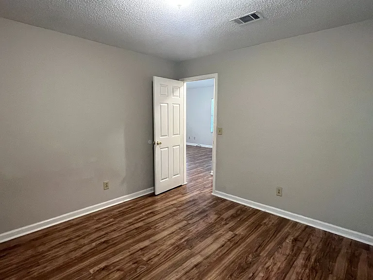 536 Loblolly Ln — Photo 12