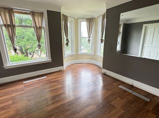 1101 Race St APT A, Dubuque, IA 52001