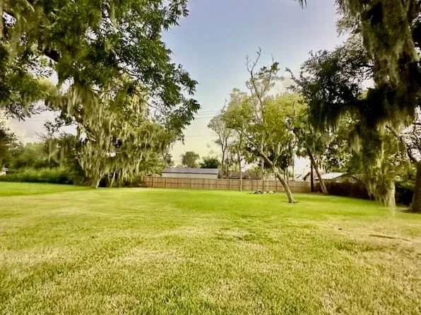 0 Burkett St, Clute, TX 77531