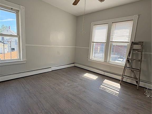 4th image of 1414 Broad St #2