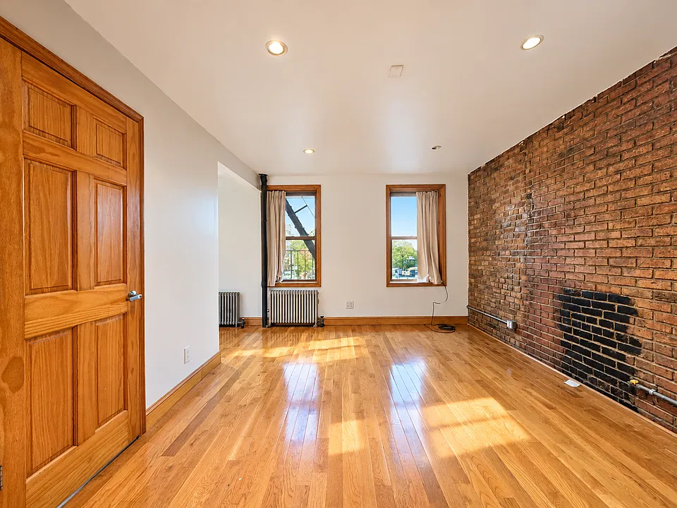 330 Hicks St #2