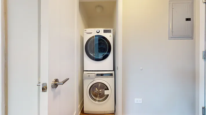 Rented by Bond New York | media 40