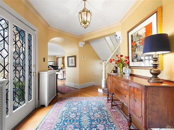 5th image of 125 Park Ave