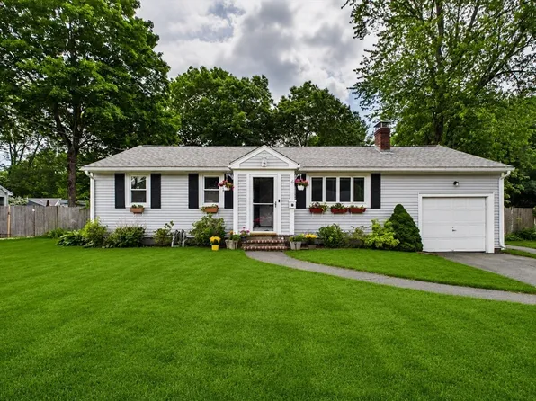 41 Essex Rd, Sharon, MA 02067