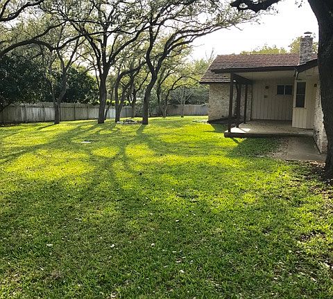 3rd image of 220 Sagecrest Dr