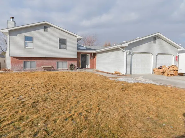 270 Grand St, Powell, WY 82435