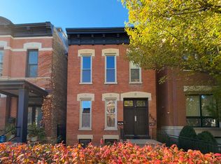 2136 N Clifton Ave #R3, Chicago, IL 60614