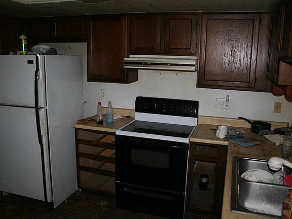 3rd image of 3240 E Farmdale Ave