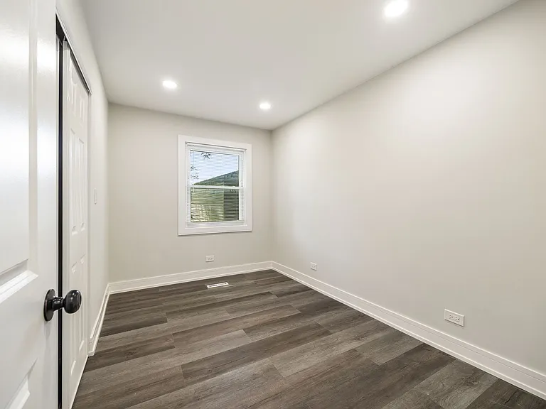 16752 Artesian Ave — Photo 8