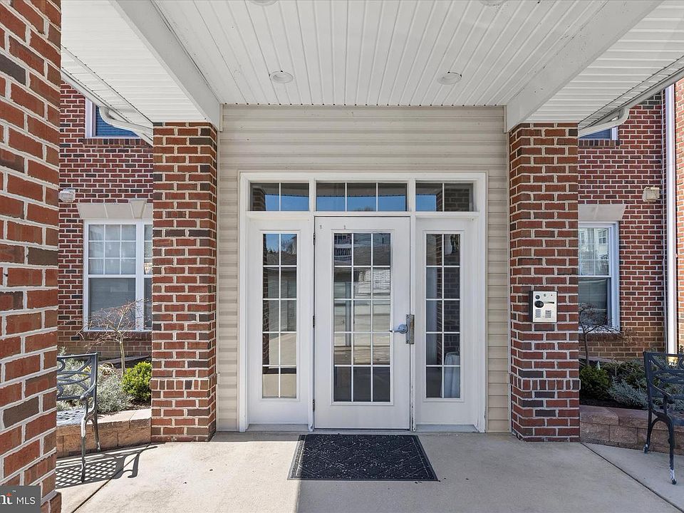 1st image of 311 Tiree Ct Unit 202