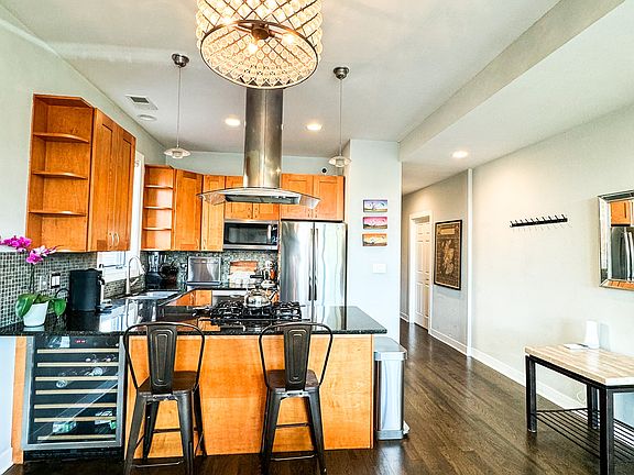 4th image of 1512 W Chicago Ave APT 3