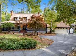 8 Indian Ridge Rd, Asheville, NC 28803