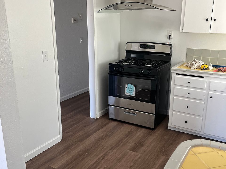New stove, new flooring in the kitchen