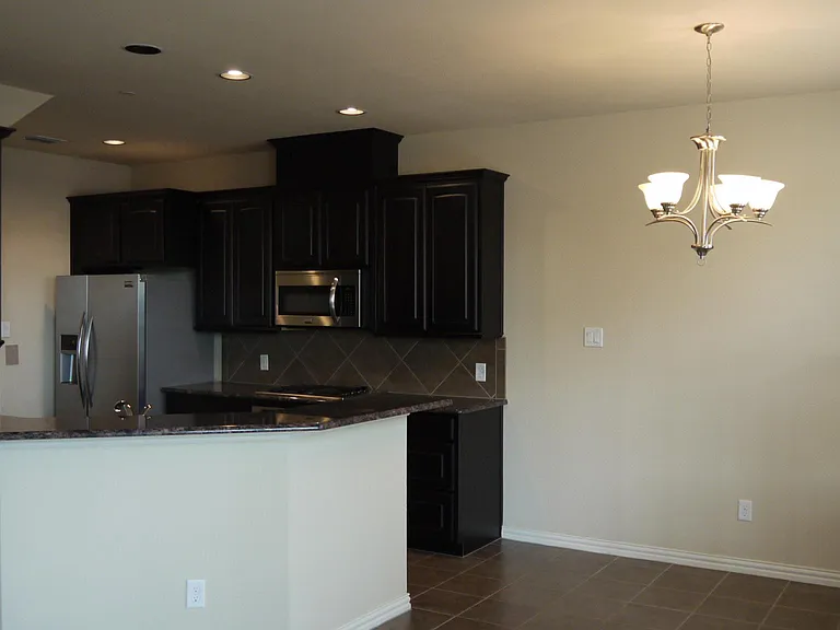 4660 Perthshire Ct — Photo 3