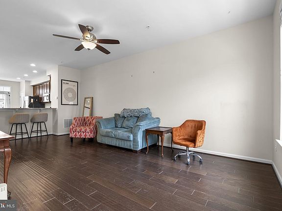 5th image of 7727 Duncannon Ln