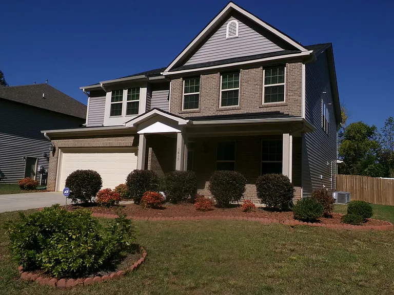 1419 Sawyer Ave — Photo 3