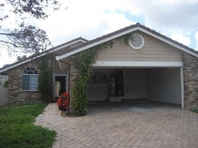 1st image of 2417 Lake Forest St