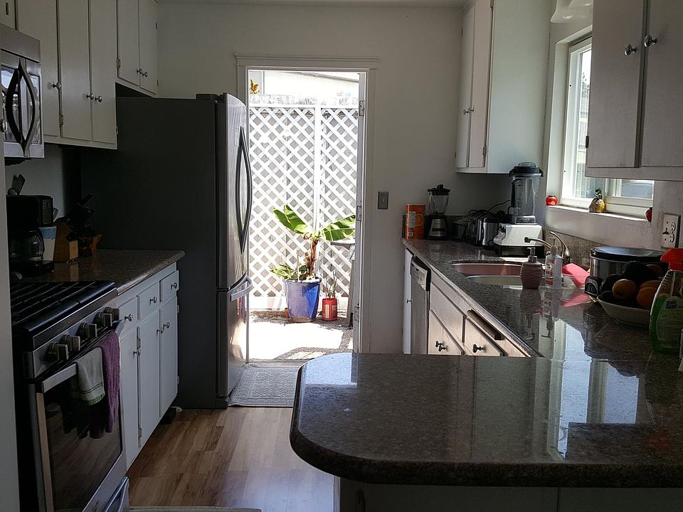 2nd image of 131 Yorktown Ln