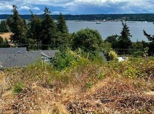 1656 Sound Ridge Dr, Bremerton, WA 98312