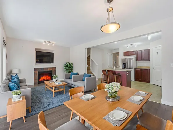 14208 36th St NW #6, Edmonton, AB T5Y 0E4