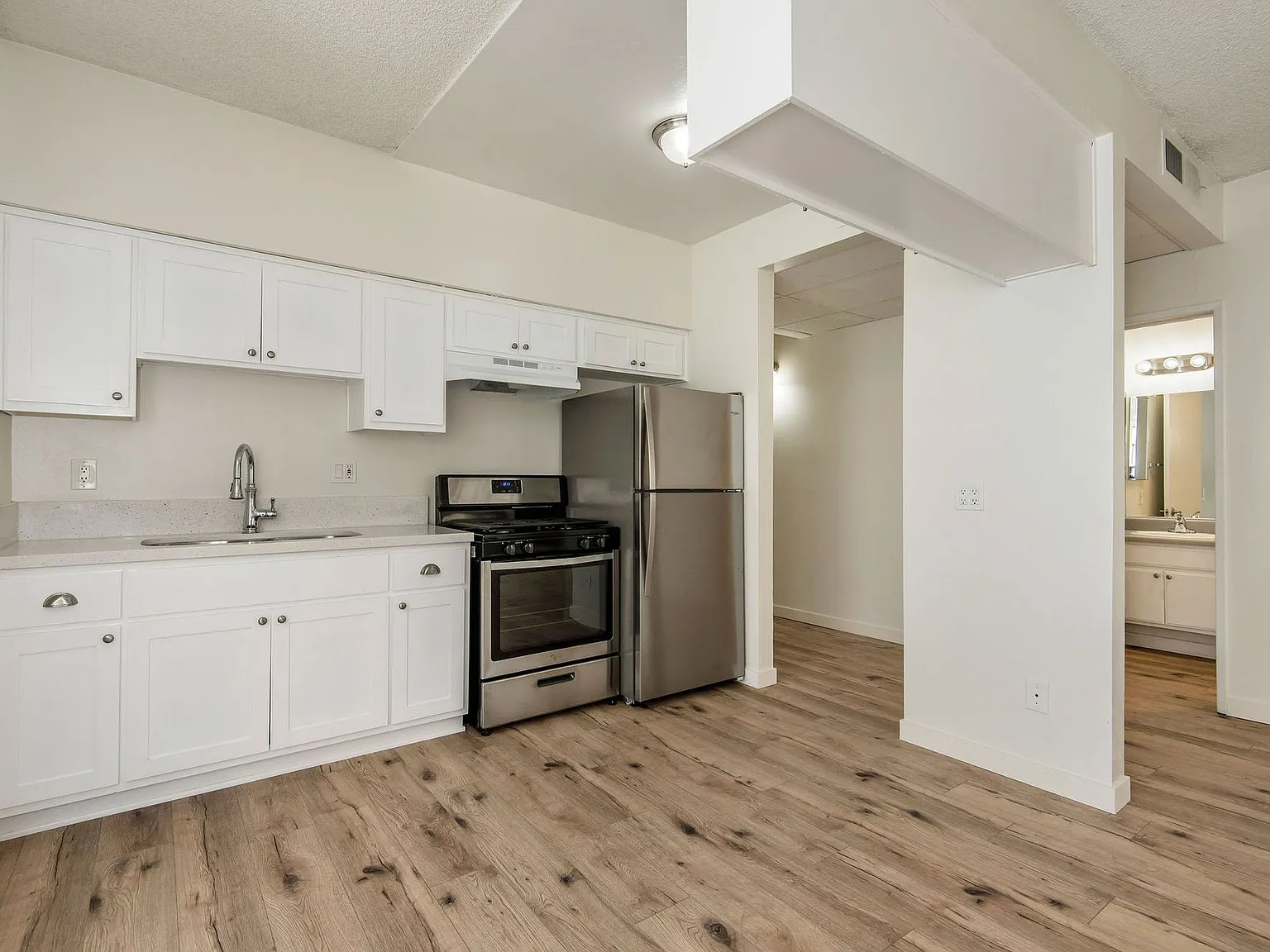 2724 Abbot Kinney Blvd. — Photo 4
