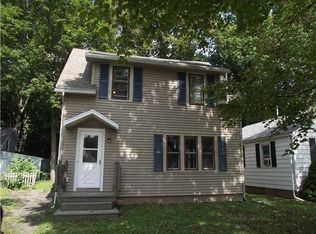 1040 Whitlock Rd, Irondequoit, NY 14609