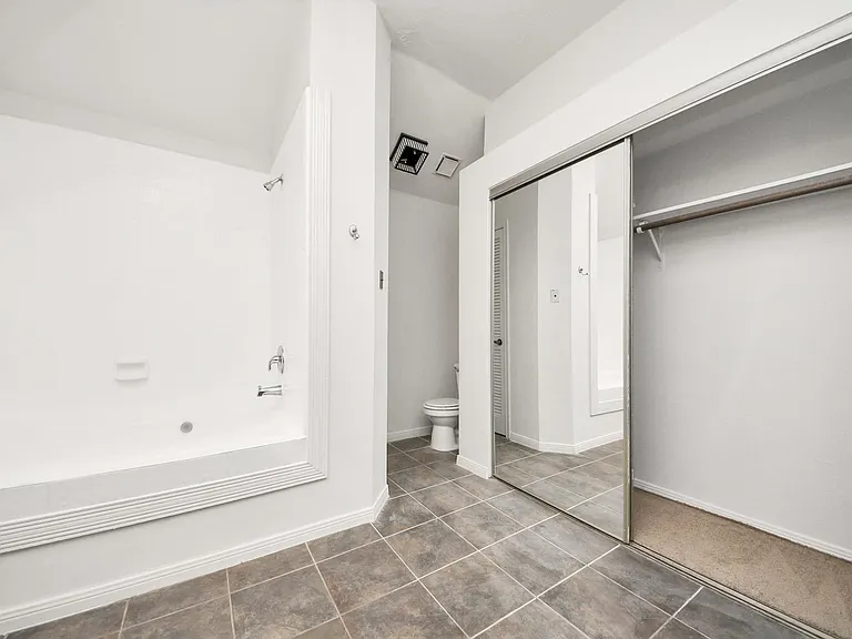 3611 Bee Bayou Ln — Photo 27