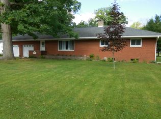 1001 S Harkless Dr, Syracuse, IN 46567