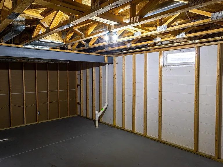 7492 Fairfield Lakes Dr — Photo 40